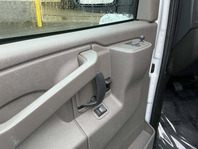 2023 Chevrolet Express 2500