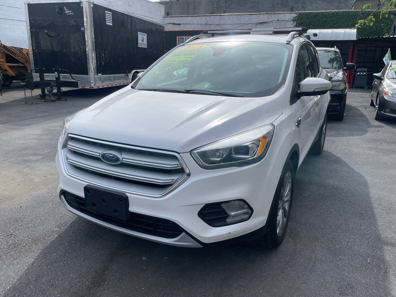 Off white 2018 Ford Escape Titanium AWD Titanium 4dr SUV 1