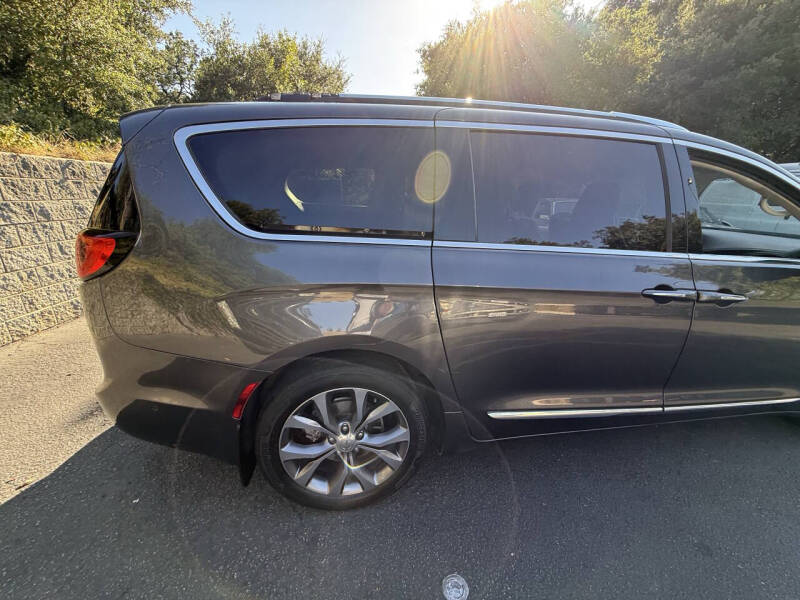 2017 Chrysler Pacifica Limited