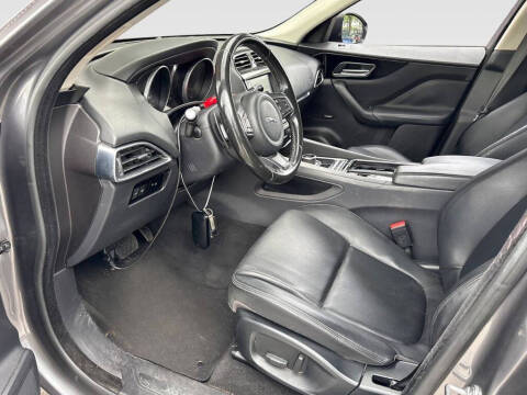 2018 Jaguar F-PACE 25t Premium