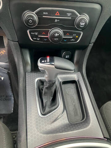 2017 Dodge Charger SXT