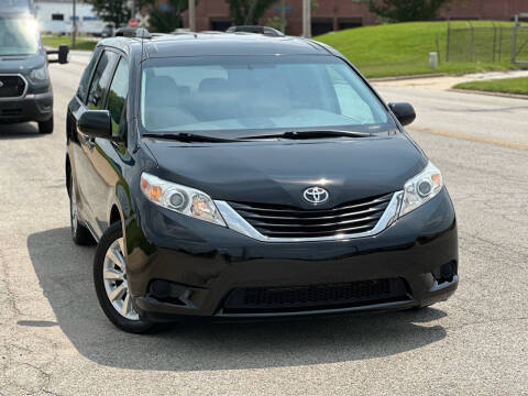 2012 Toyota Sienna for sale at FRANK MOTORS INC in Kansas City KS