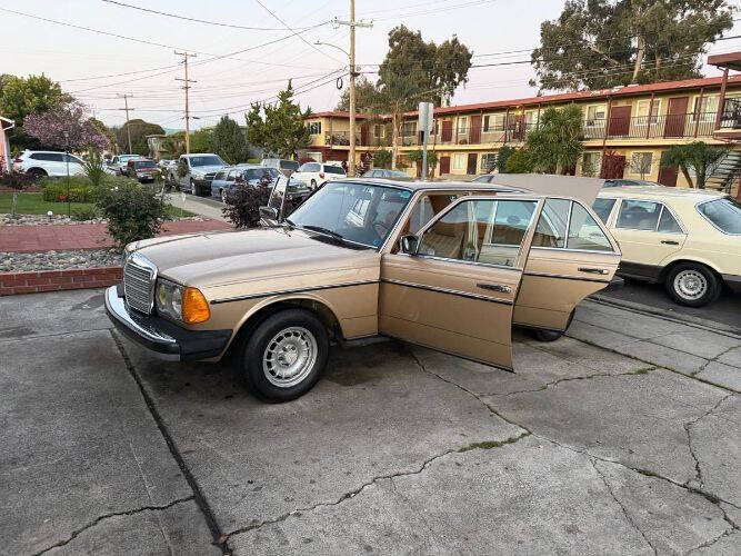 1983 Mercedes-Benz 300-Class