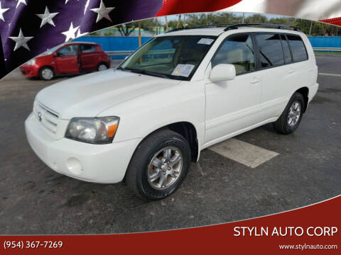 2004 Toyota Highlander for sale at Styln Auto Corp in West Park FL