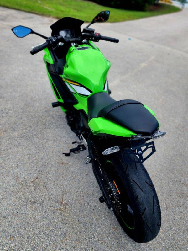 2025 Kawasaki EX650 ABS