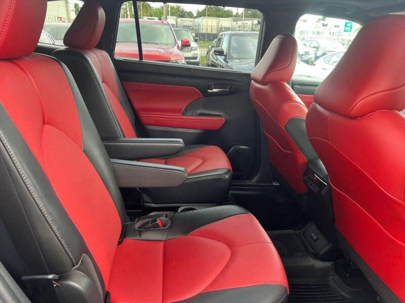 2022 Toyota Highlander XSE