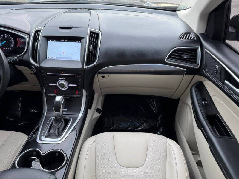 2017 Ford Edge Titanium