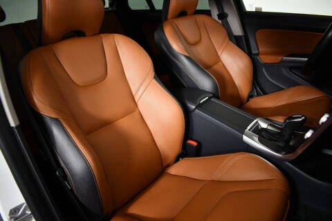 2015 Volvo V60 Cross Country T5