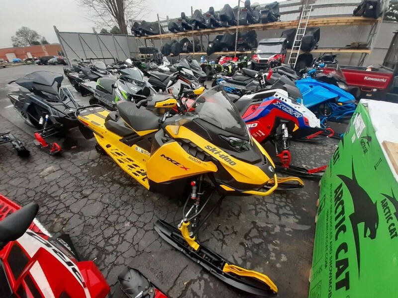 2024 Ski-Doo MXZ® Adrenaline® Rot