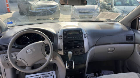 2009 Toyota Sienna LE 7-Passenger