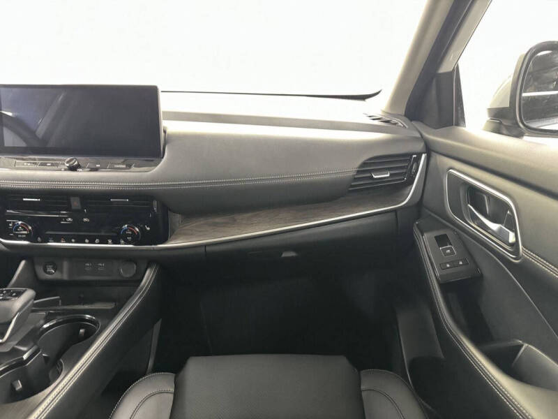 2024 Nissan Rogue Platinum