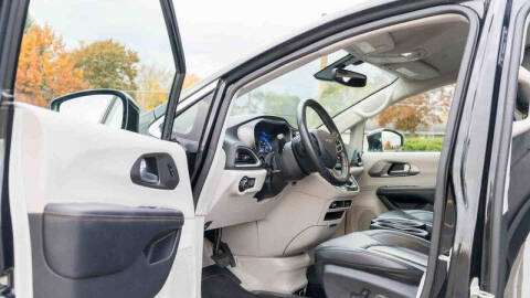 2020 Chrysler Pacifica Touring L