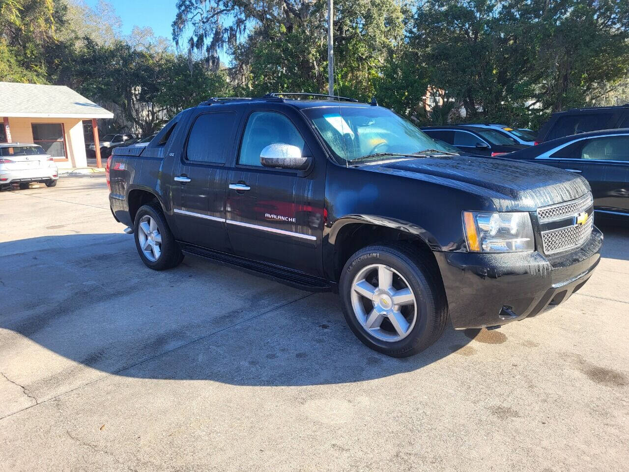 2012 Chevrolet Avalanche for sale at FAMILY AUTO BROKERS in Longwood, FL