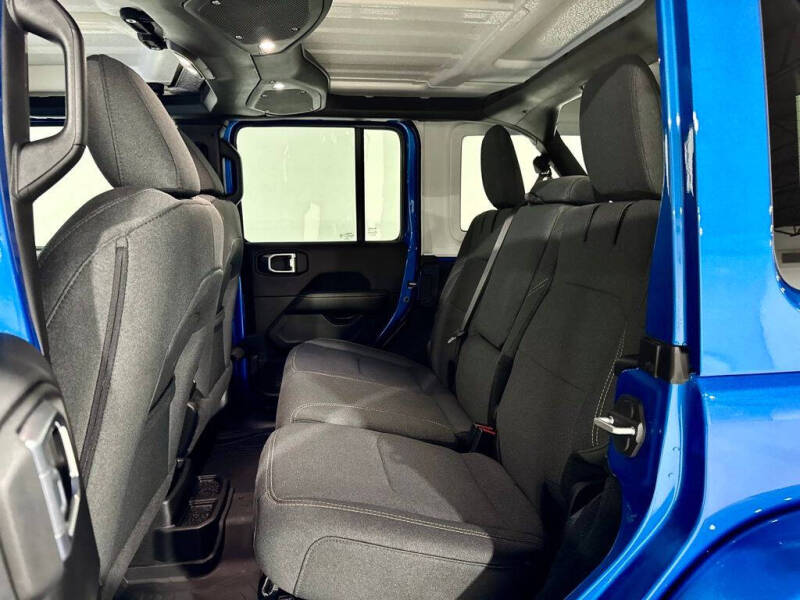 2024 Jeep Wrangler Sahara 4xe