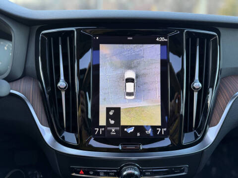 2022 Volvo S60 B5 Momentum