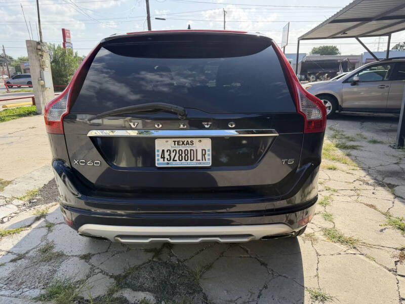 2017 Volvo XC60 T5 Dynamic