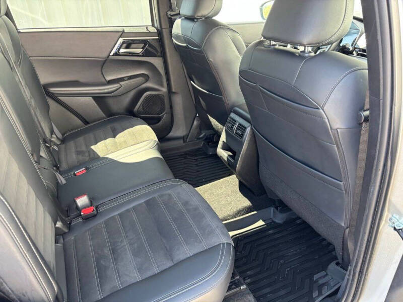 2024 Mitsubishi Outlander SE