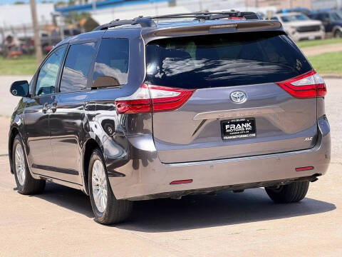 2017 Toyota Sienna XLE 8-Passenger