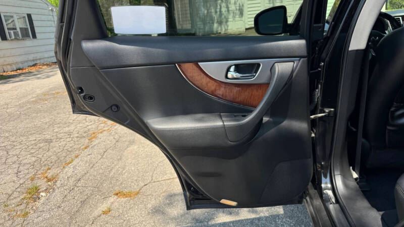 2011 Infiniti FX35