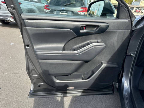 2022 Toyota Highlander Hybrid XLE