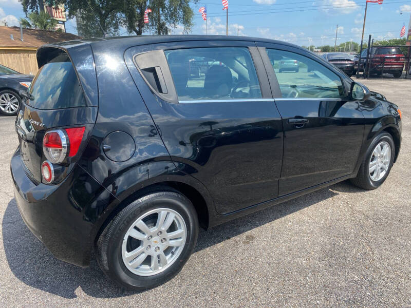 2012 Chevrolet Sonic 2LT photo 6