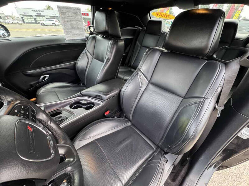 2018 Dodge Challenger SXT Plus