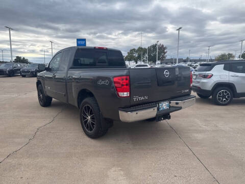 2011 Nissan Titan SV