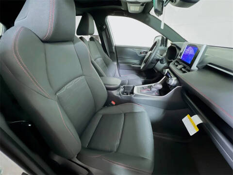 2025 Toyota RAV4 Plug-in Hybrid SE