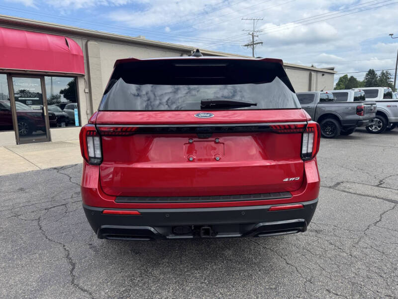 2025 Ford Explorer ST-Line