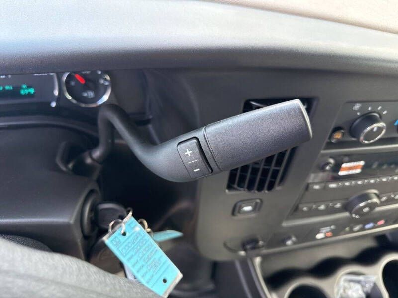 2025 Chevrolet Express 2500