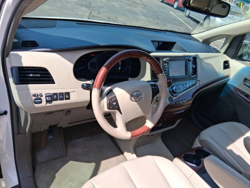 2014 Toyota Sienna Limited 7-Passenger