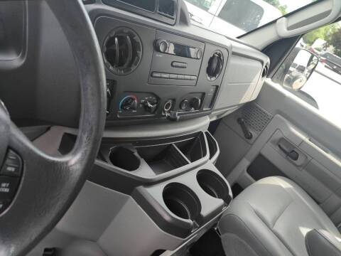 2011 Ford E-Series E-350 SD