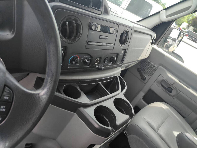 2011 Ford E-Series E-350 SD