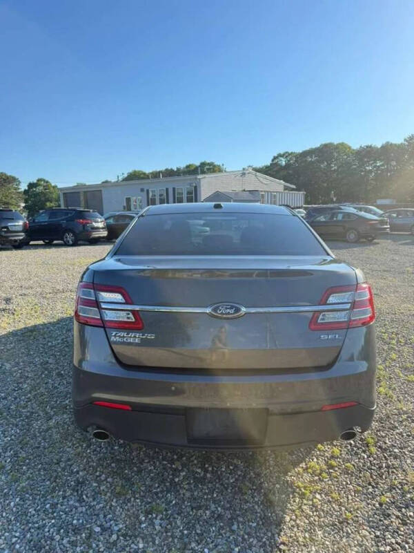 2018 Ford Taurus SEL