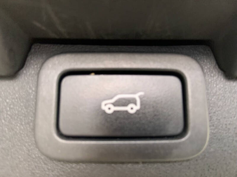 2017 Land Rover Discovery HSE Luxury