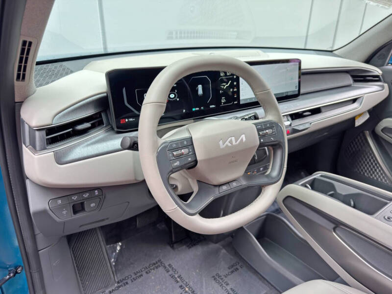 2025 Kia EV9 Wind