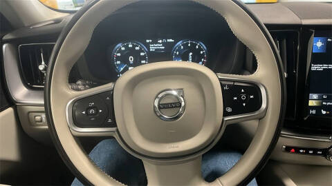 2020 Volvo XC60 T5 Momentum