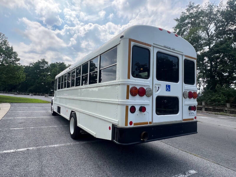 2020 International 24 passenger shuttle bus