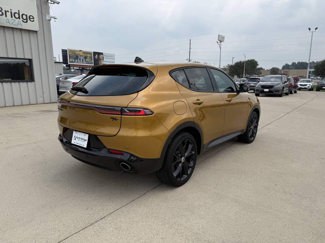 2024 Dodge Hornet R/T photo 4