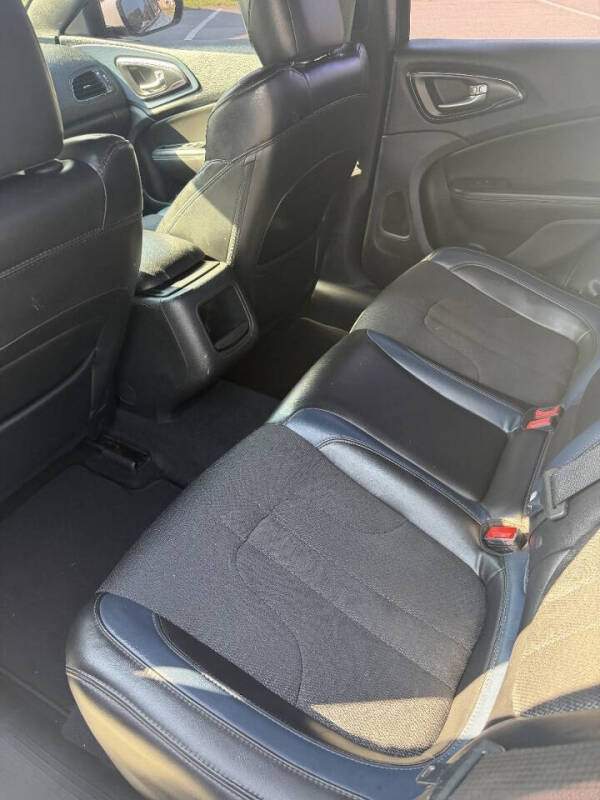 2016 Chrysler 200 S