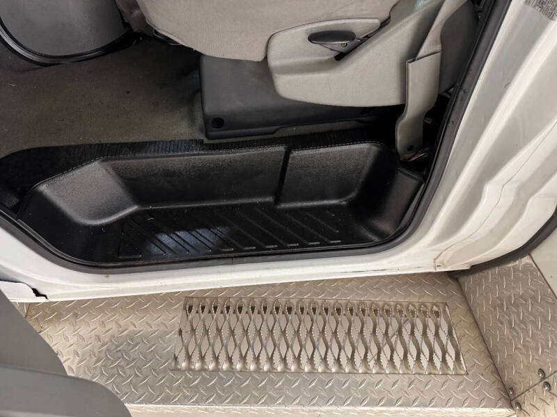 2010 Ford E-Series E-450 SD