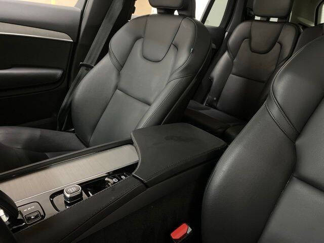 2025 Volvo XC90 B5 Core Bright Theme