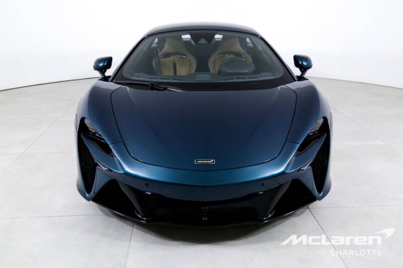 2023 McLaren Artura