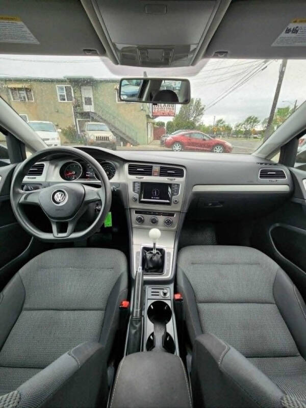 2015 Volkswagen Golf TSI Launch Edition