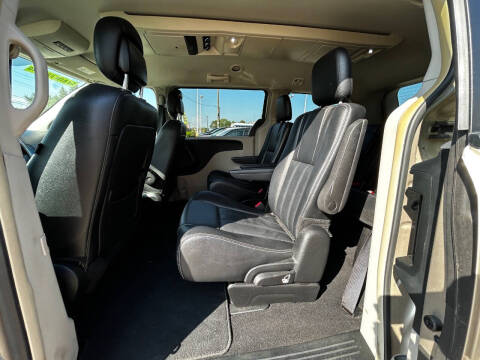 2015 Chrysler Town and Country Touring