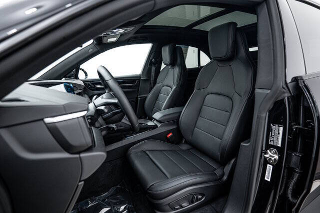 2025 Porsche Macan 4 Electric