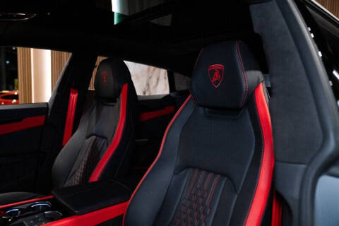 2025 Lamborghini Urus SE