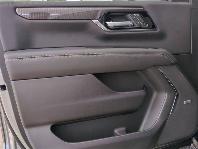 2025 GMC Yukon Elevation