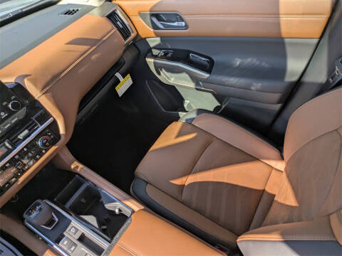 2025 Nissan Pathfinder Platinum