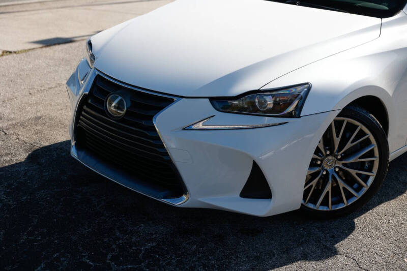 2017 Lexus IS 200t
